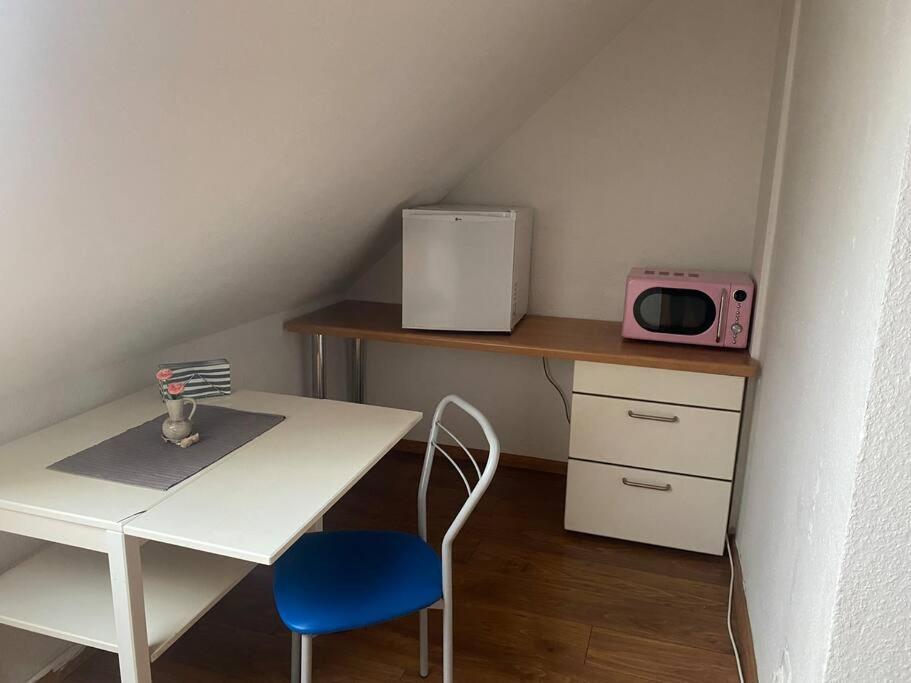 Ruhige Dachgeschosswohnung Seelze Exterior foto
